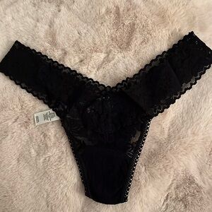 Hanky Panky Low Rise Lace Thongs